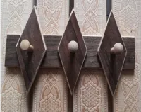 вешалка ромб 3 крючка 5,7*15,3*30 горячего тиснения венге, пэм